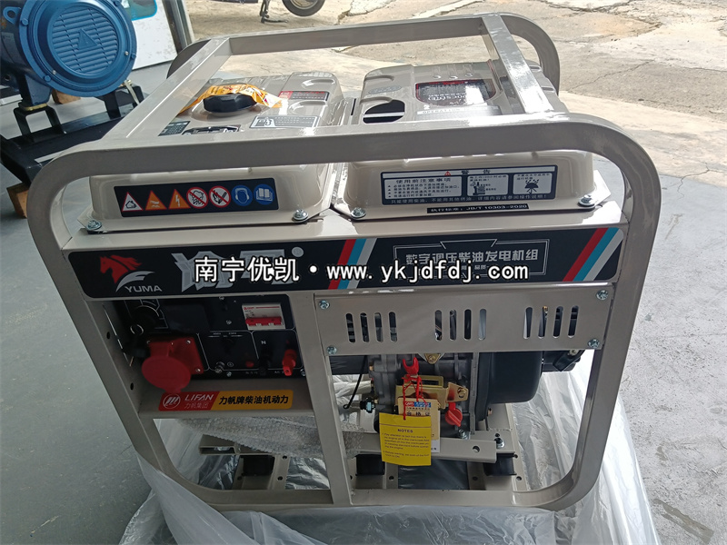 2022年8月18日，小型發(fā)電機8KW等功率柴油發(fā)電機組發(fā)貨南寧某工地