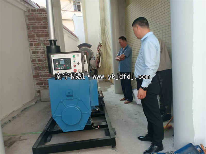 2024年10月30日，容縣項(xiàng)目200kw柴油發(fā)電機(jī)組到貨安裝調(diào)試