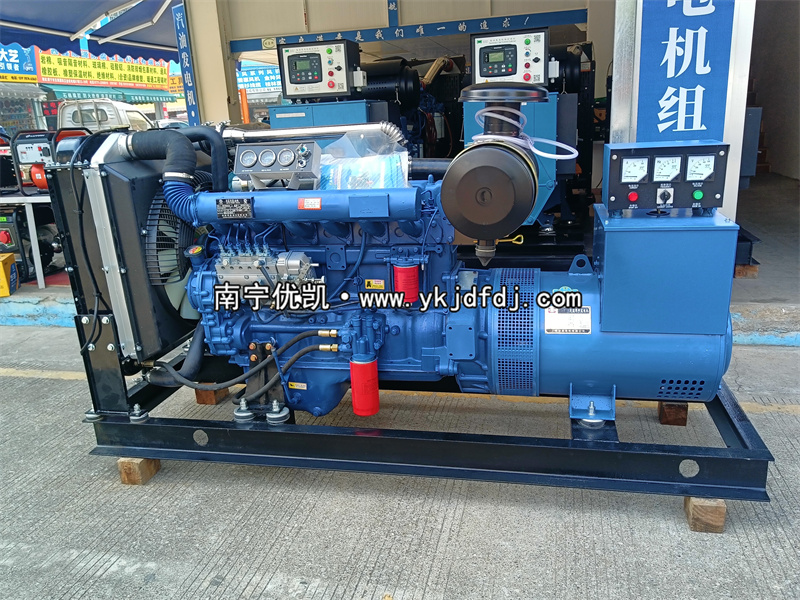 2024年12月30日，河池項(xiàng)目100kw柴油發(fā)電機(jī)組裝車發(fā)貨