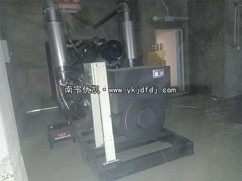 2024年3月25日，馬山高鐵站項(xiàng)目500kw凱普柴油發(fā)電機(jī)組安裝完成